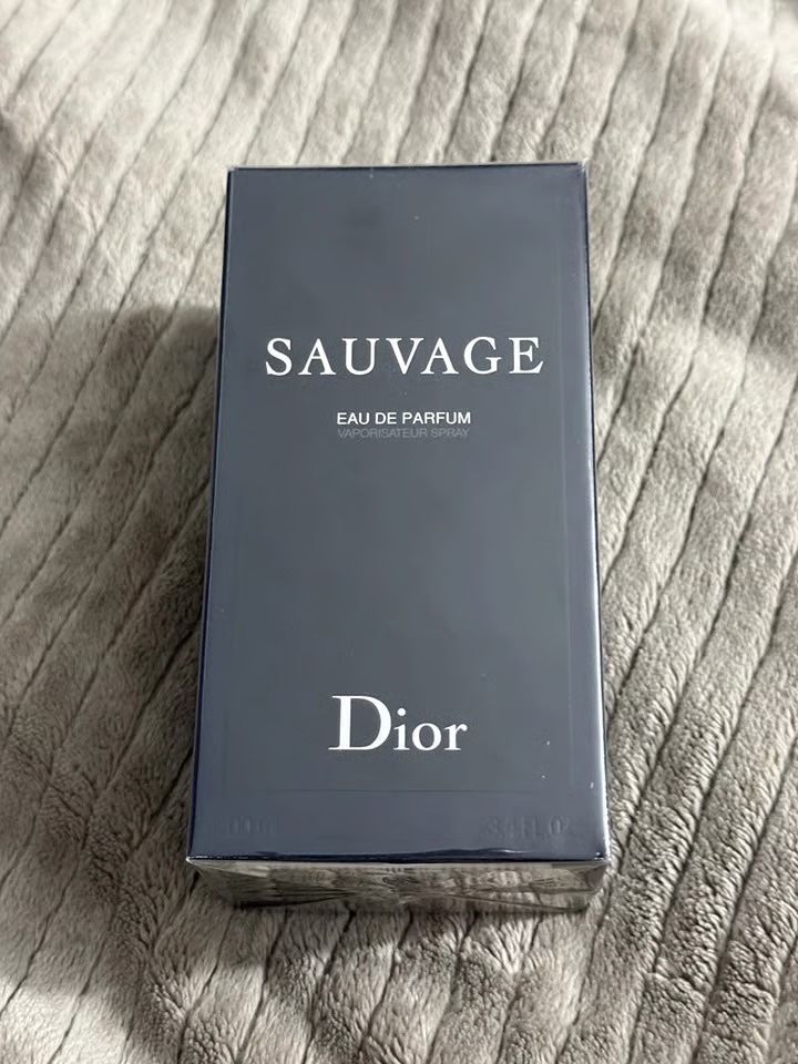 Dior Sauvage Eau De Parfum 