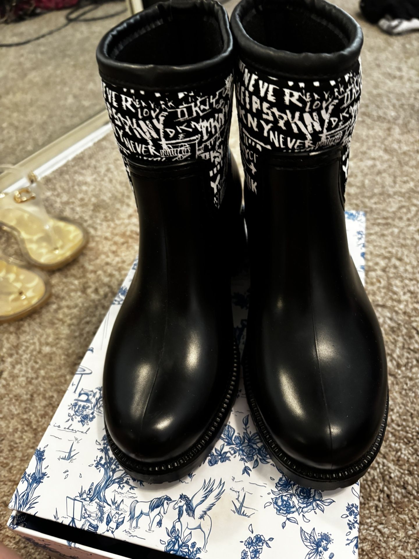 DKNY Winter Rain boots Size 6
