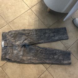 holister camo pants 