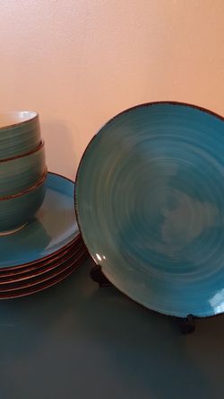 Blue plates and bowls