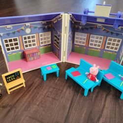 Peppa Pigs Schoolhouse 