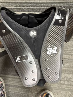 2 In 1 Football Pads Carbon Fiber