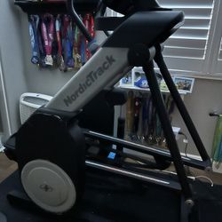 NordicTrack free stride trainer fS7i