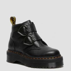 NEW Dr. Martens Devon Heart Platform Boots – Size 7 Women’s Black Leather