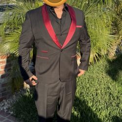 Men Tuxedo Xl Used