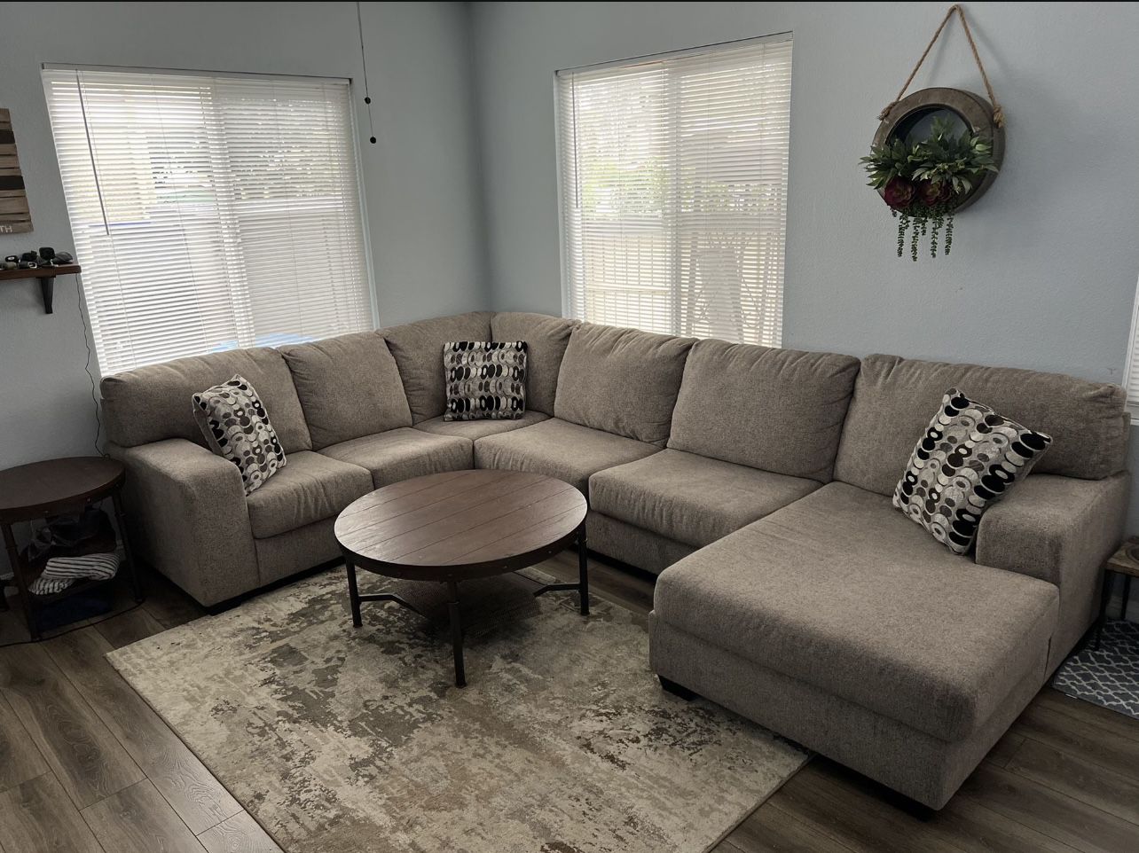 3 piece sectional sofa with right facing chaise 