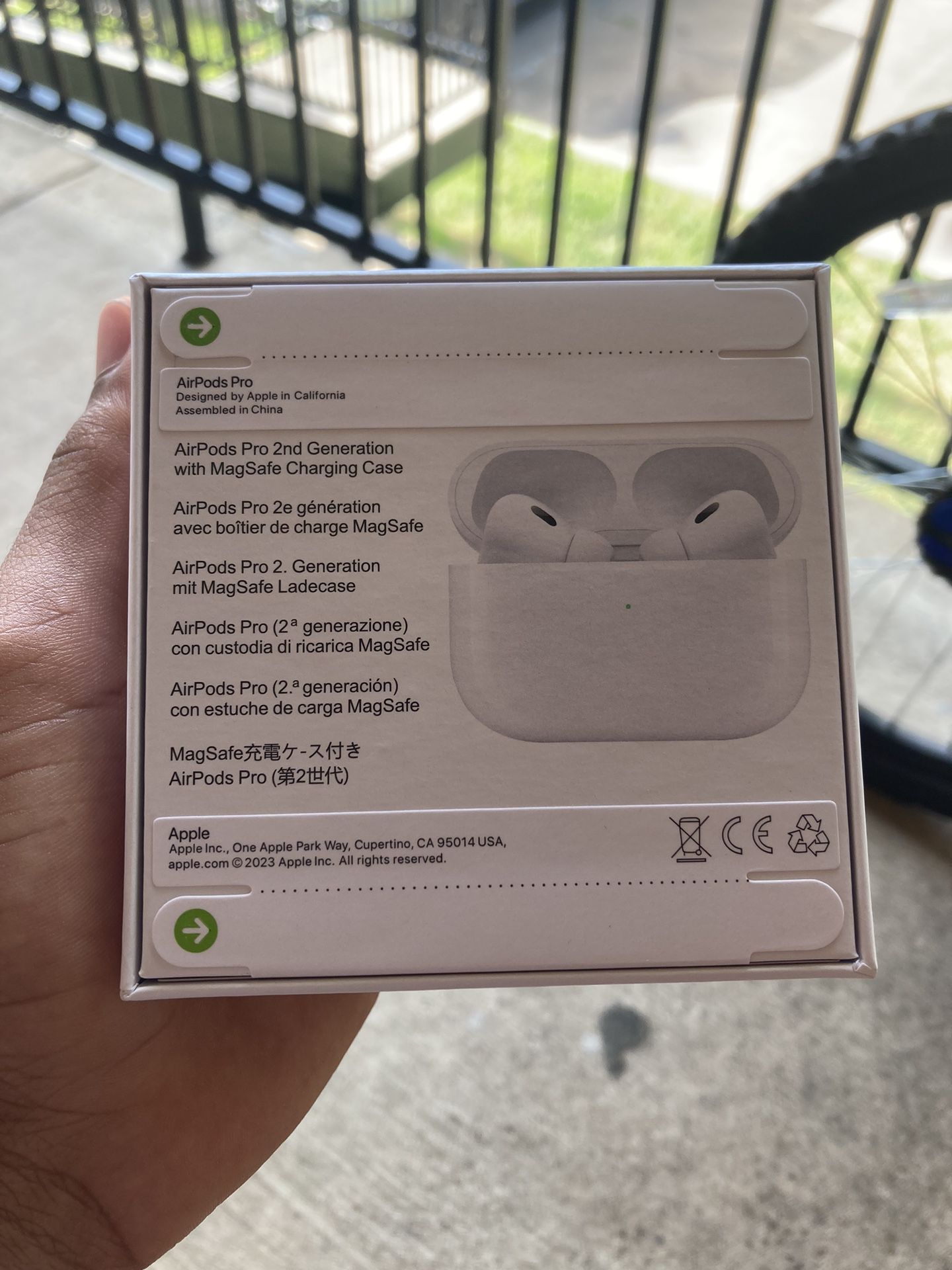 Apple Airpods pro 2nd generation with MagSafe wireless charging
