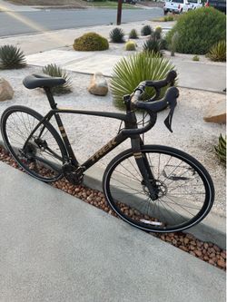 TREK Checkpoint carbon gravel / road bike size 56