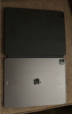iPad Pro (12.9-inch) (5th generation)