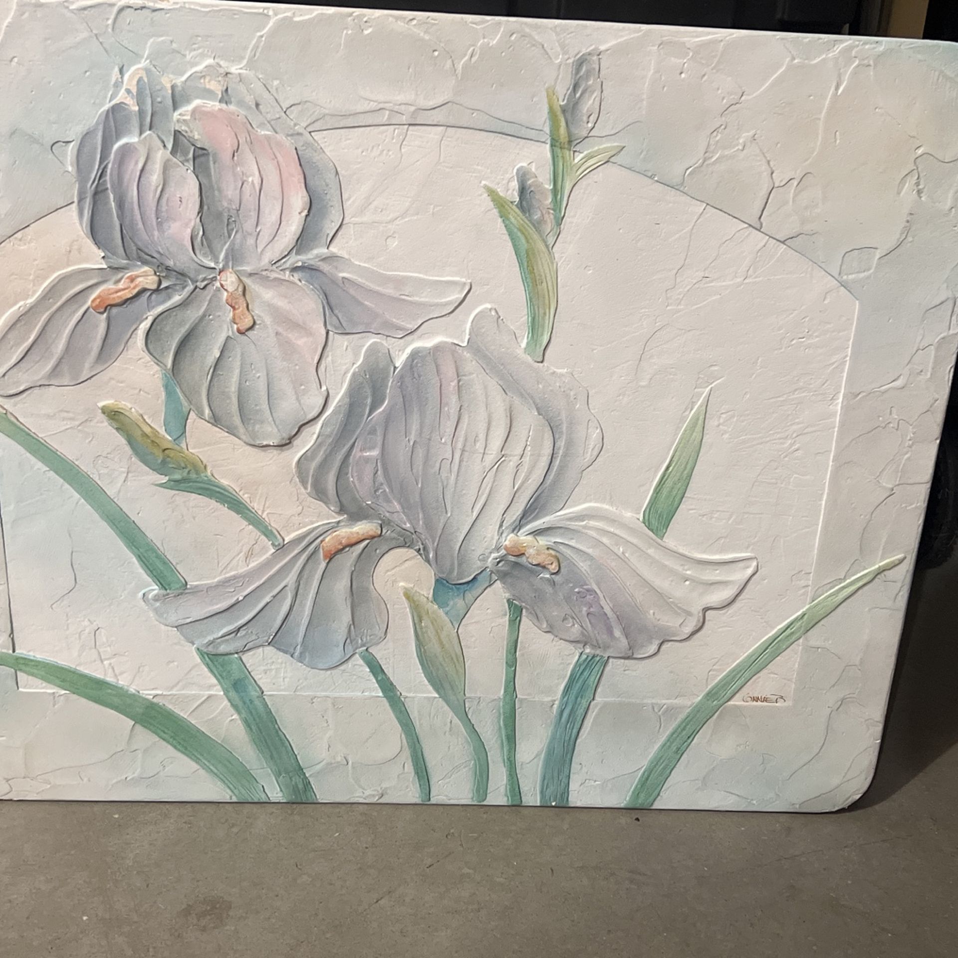 Iris Stucco Art