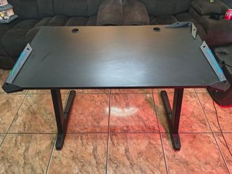 Gaming desk