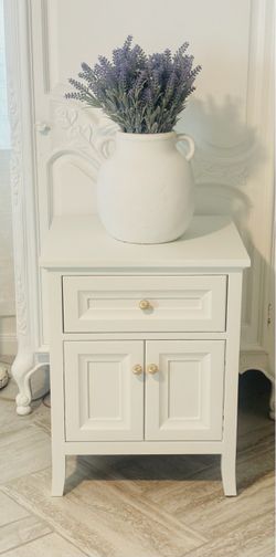 Beautiful vintage coastal beach style accent table