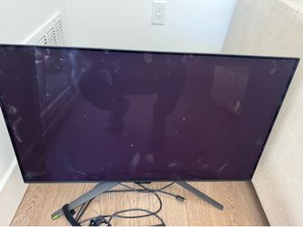 ASUS ROG Strix XG32VQR 32-inch 1440p 144Hz curved gaming monitor.