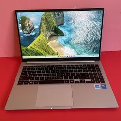 Samsung Galaxy Book 4 (2024 model) 15.6” FHD i7 14th generation 16gb Ram 512GB SSD great laptop 
