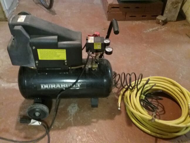 Durabuilt model DB1552 6 Gal. Air Compressor & 50 foot Air Hose