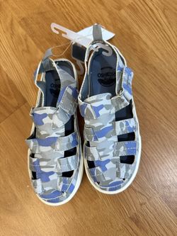 New Boys Oshkosh Sz 12 Shoes 