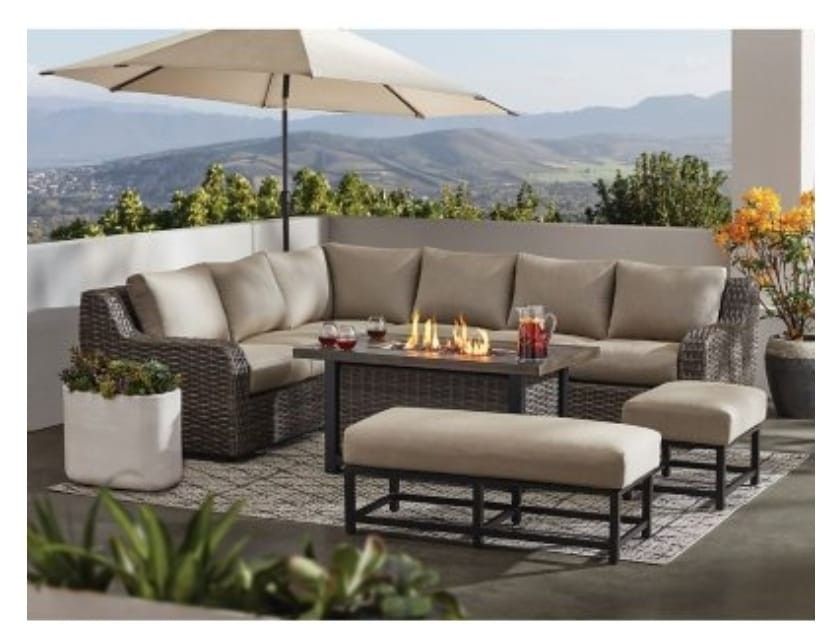 BRAND NEW IN THE BOX .....Member's Mark Athena 7-Piece Sectional