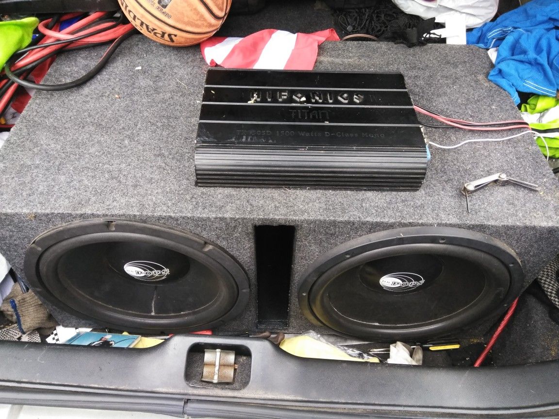 15 inch Pops Speakers in brand new box Hifonics Amp