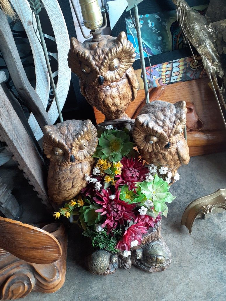 Really Cool Large Heavy Vintage Chalkware Owl Lamp