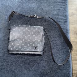 Louis Vuitton Messenger District Monogram Eclipse PM Noir Black