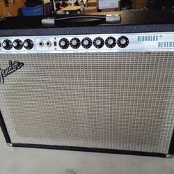 1976 Fender Vibrolux Reverb Guitar Amplifier Works Great 