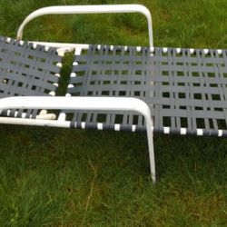 Lawn lounger