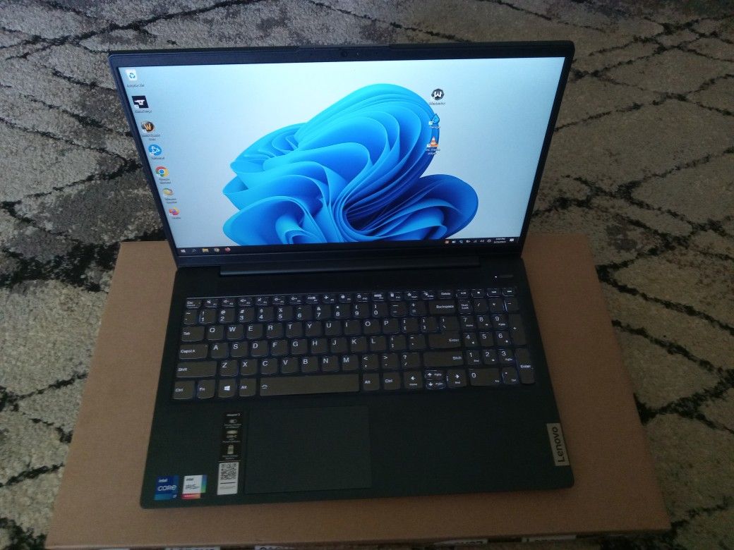 Lenovo IdeaPad 5 15" Notebook