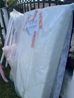 FREE: Crib w/ changing table & 3 drawers