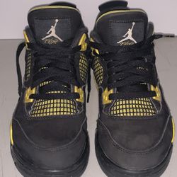 Air Jordan 4 Thunder Retro Size 7Y GS Yellow Black Sneakers 2023 408452-017