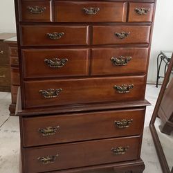 Beautiful! Vintage Kenlea Craft Cherry Bedroom Suite