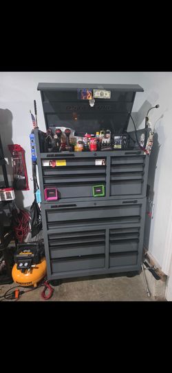 42" US General Rolling Tool Chest and bottom Cabinet