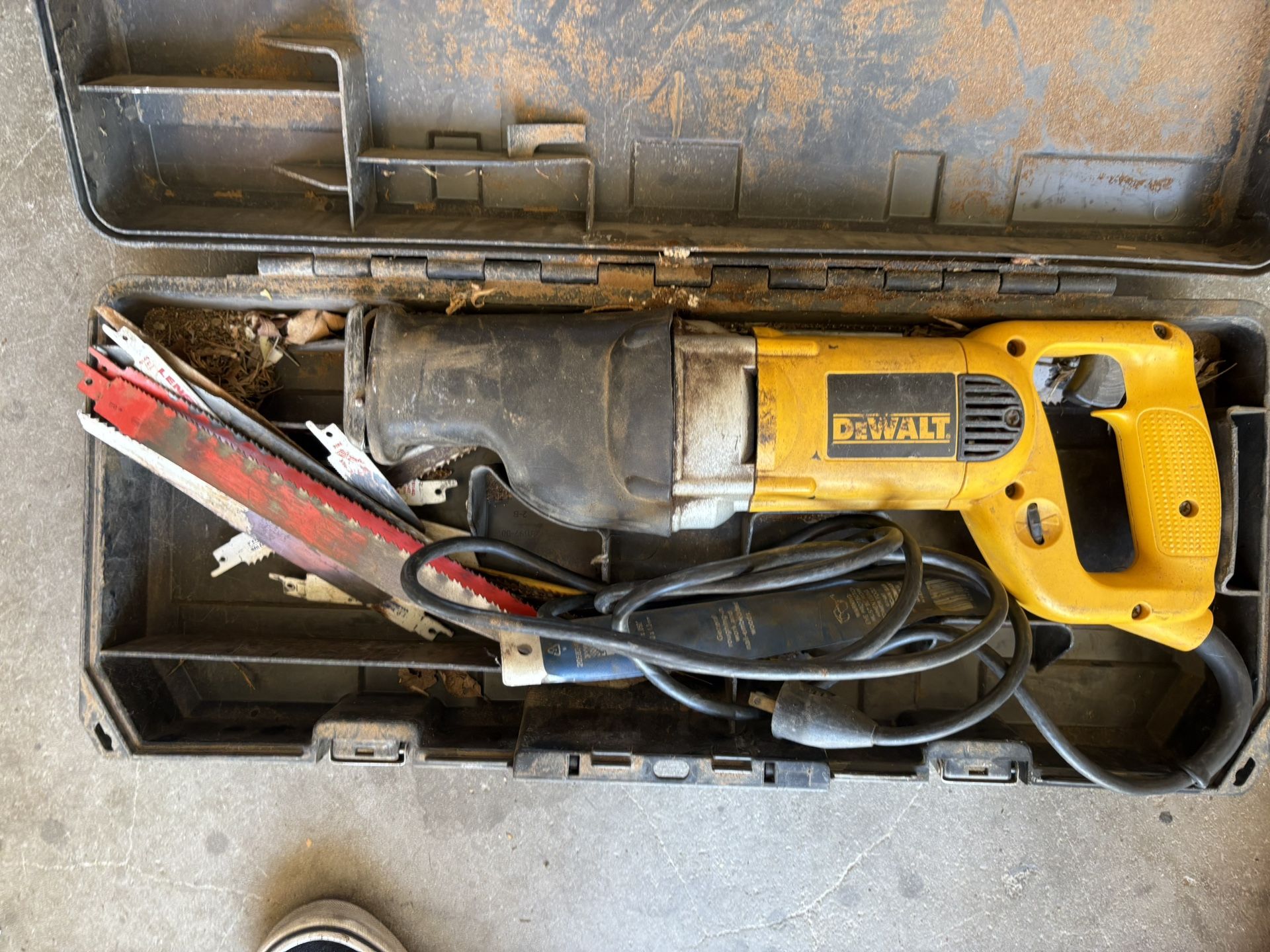 Dewalt Saw