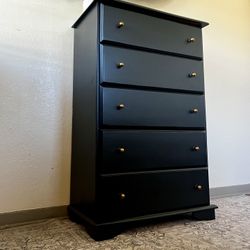  🪴 Gorgeous Vintage Solid Wood Deep Green Dresser! Delivery Available! 👀