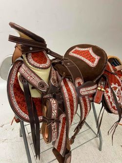 Montura charra bordada