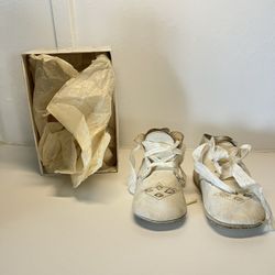 Vintage White Leather Baby Shoes Size 1