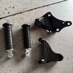 Foot pegs Harley sportster XL (contact info removed) Forty-eight 48 2014-2022