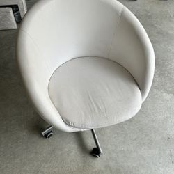IKEA Round Swivel Chair, Egg Shape