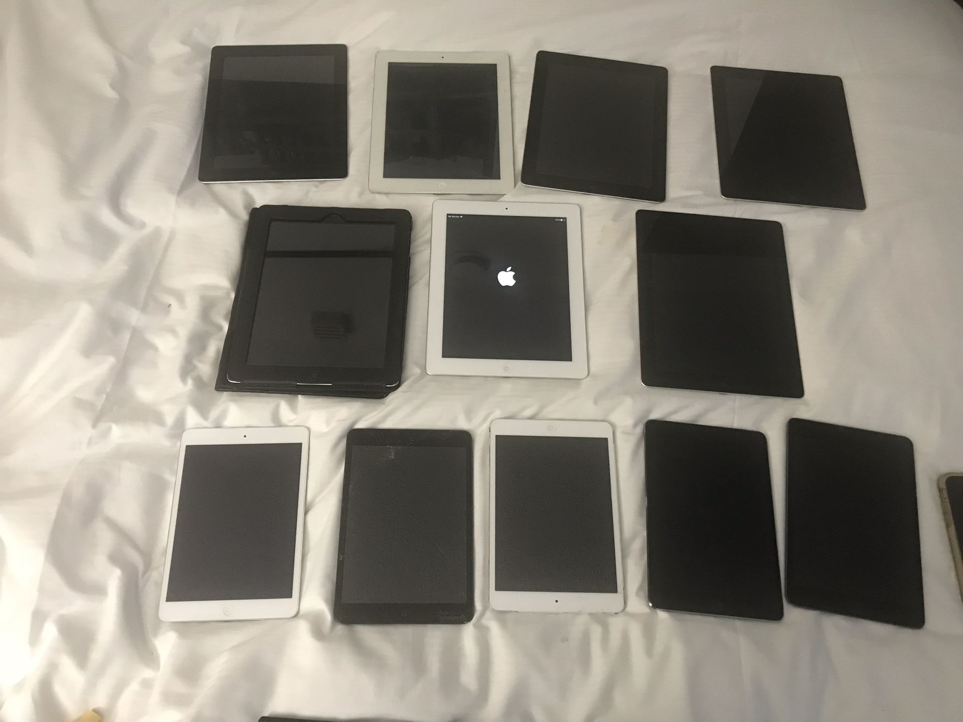 Lot Of Apple iPads