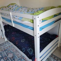 Like New Twin Bunkbed 