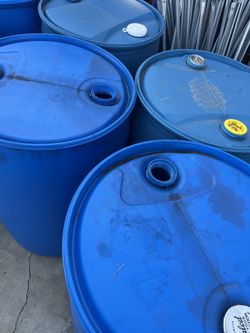 55 gallon plastic  Drums closed top $20 each