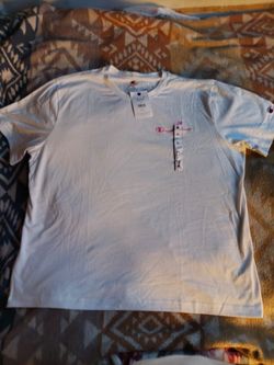 Men's CHAMPION tee Size XL
