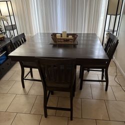 Dinning Table 