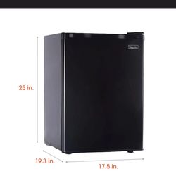 Magic Chef 2.6-cu. ft. Mini Fridge, Small Compact Refrigerator with Freezer Compartment