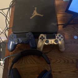 PS4 Slim