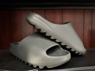 Yeezy Slide