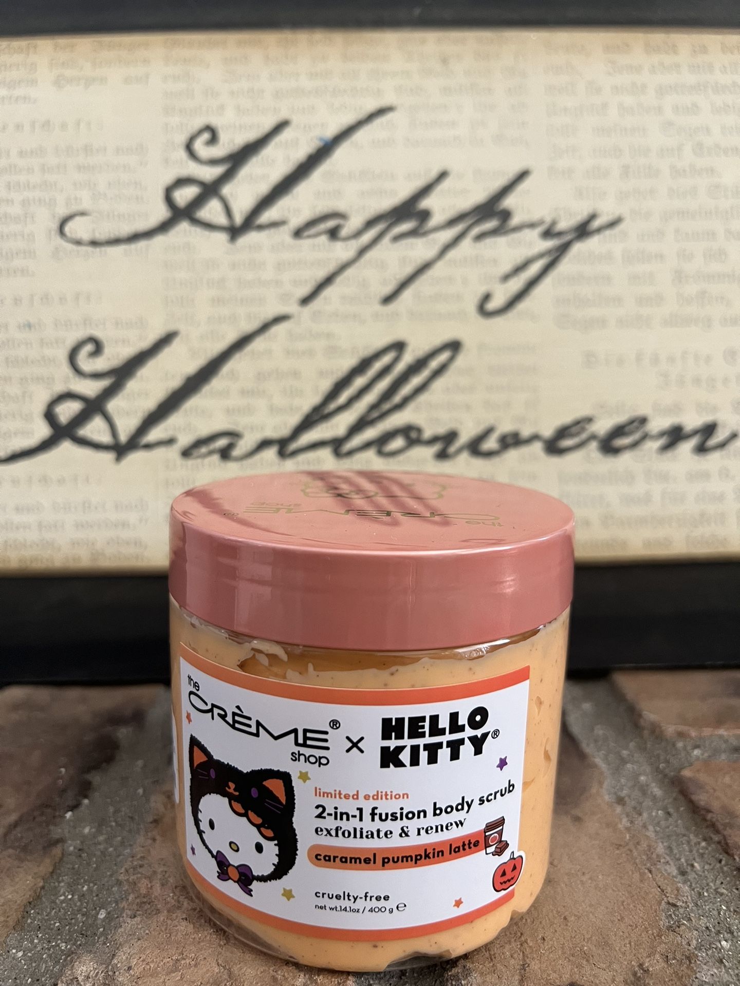 🧡NEW HELLO KITTY HALLOWEEN BODY SCRUB🧡