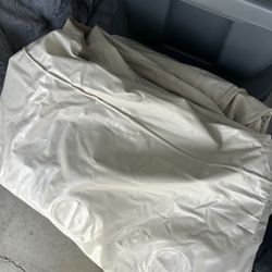 QUEEN SIZE AIR MATTRESS