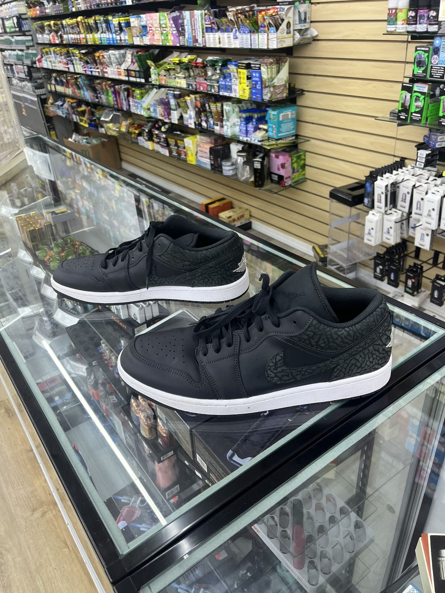 Jordan 1 Low Black Elephant Print