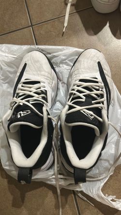 Size 8 nike shoes