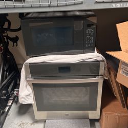 GE Appliances Oven and Microwave wave + trim kit and spare door